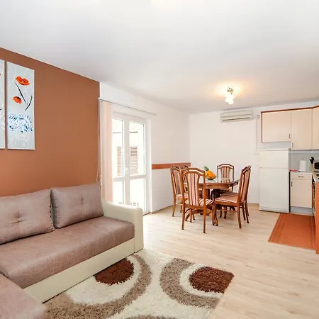 Orlovic Old Town Apartman Zára